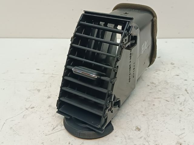 bontott TOYOTA PRIUS Középső Bal Szellőző