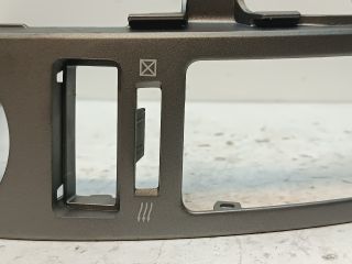 bontott TOYOTA PRIUS Középső Szellőző Keret