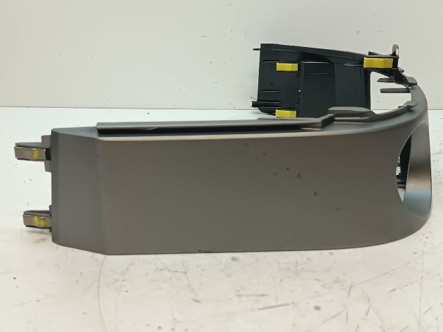 bontott TOYOTA PRIUS Középső Szellőző Keret