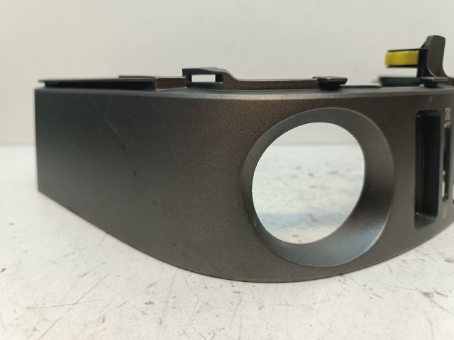 bontott TOYOTA PRIUS Középső Szellőző Keret