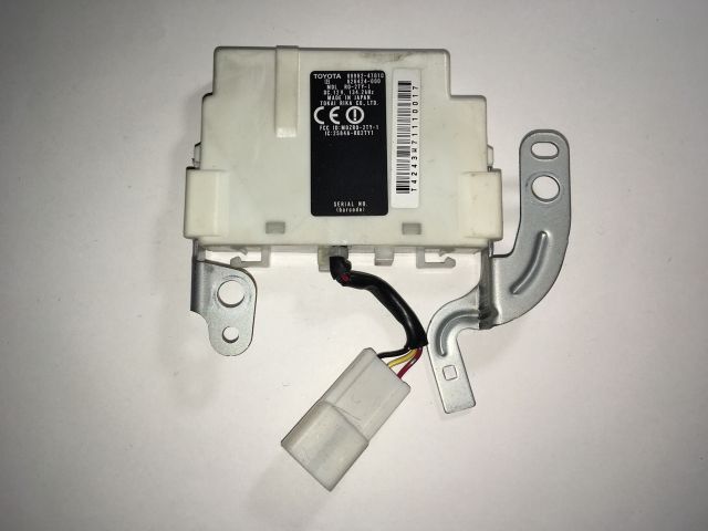 bontott TOYOTA PRIUS Kulcs Nélküli Nyitás Jeladó