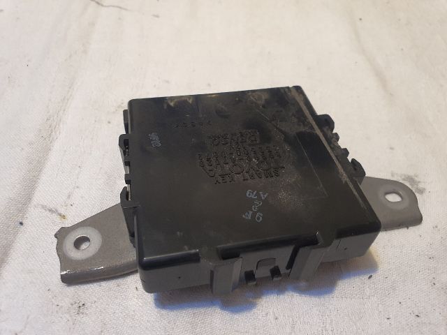 bontott TOYOTA PRIUS Kulcs Nélküli Nyitás Jeladó