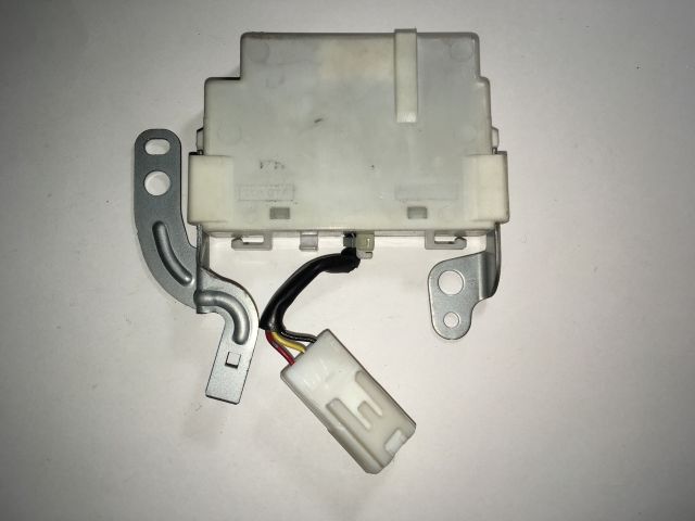 bontott TOYOTA PRIUS Kulcs Nélküli Nyitás Jeladó