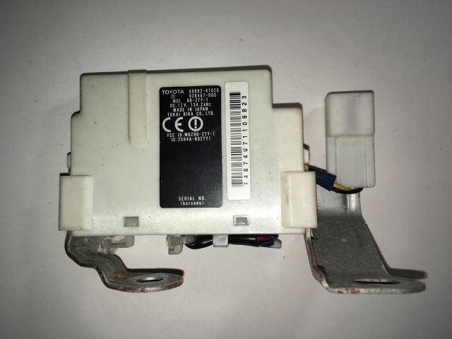 bontott TOYOTA PRIUS Kulcs Nélküli Nyitás Jeladó