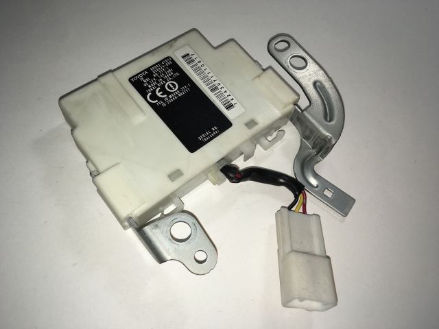 bontott TOYOTA PRIUS Kulcs Nélküli Nyitás Jeladó