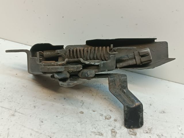 bontott TOYOTA PRIUS Motorháztető Zárszerkezet