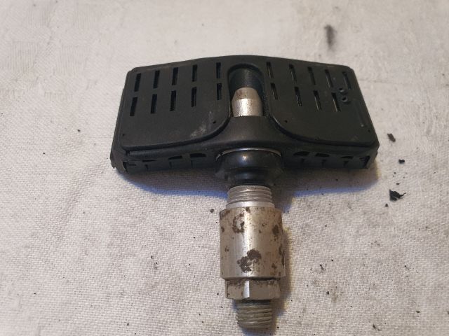 bontott TOYOTA PRIUS Okos Kerékszelep