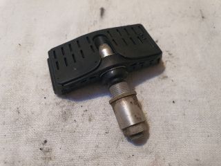 bontott TOYOTA PRIUS Okos Kerékszelep