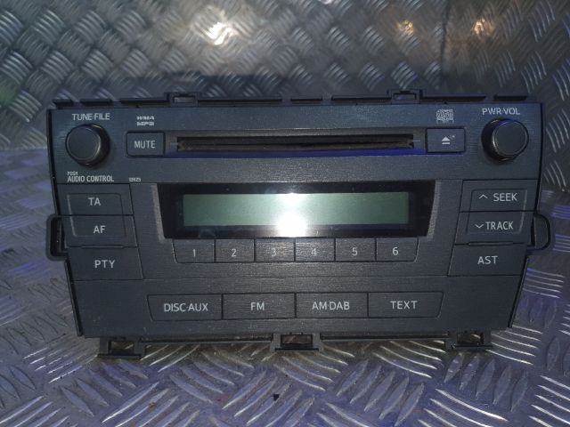 bontott TOYOTA PRIUS Rádió / CD