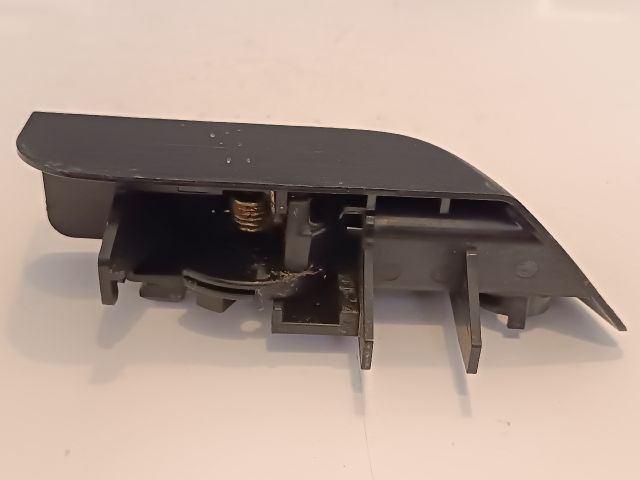 bontott TOYOTA PRIUS Tankajtó Nyitó Kar / Gomb