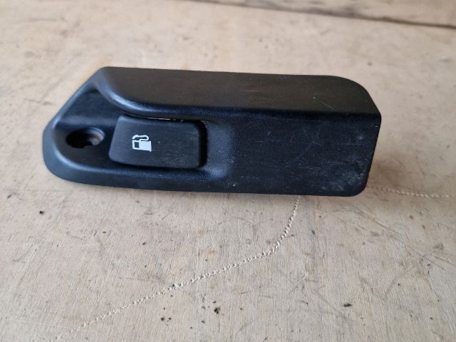 bontott TOYOTA PRIUS Tankajtó Nyitó Kar / Gomb