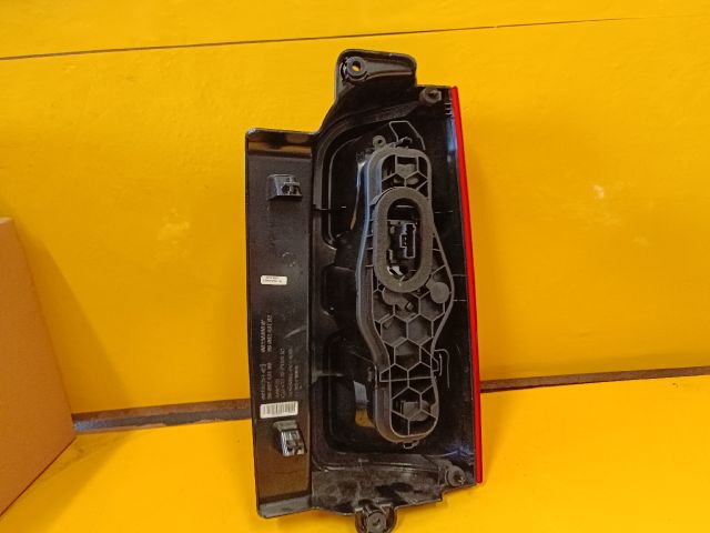 bontott TOYOTA PROACE Bal Hátsó Lámpa