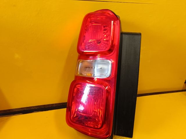 bontott TOYOTA PROACE Bal Hátsó Lámpa