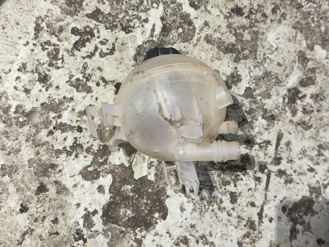 bontott TOYOTA PROACE CITY VERSO Kiegyenlítő Tartály