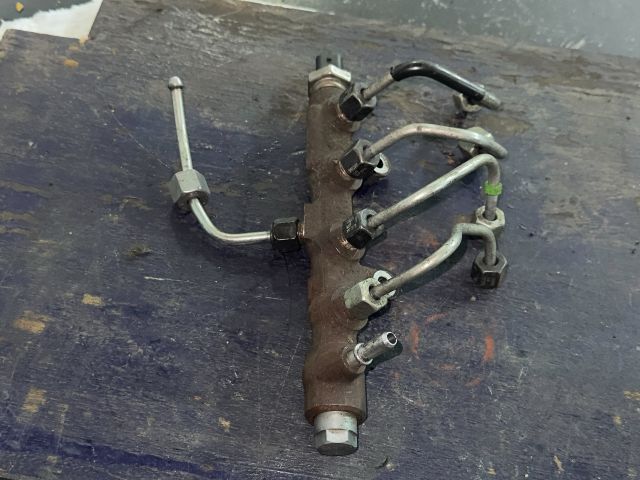 bontott TOYOTA PROACE CITY VERSO Közösnyomócső