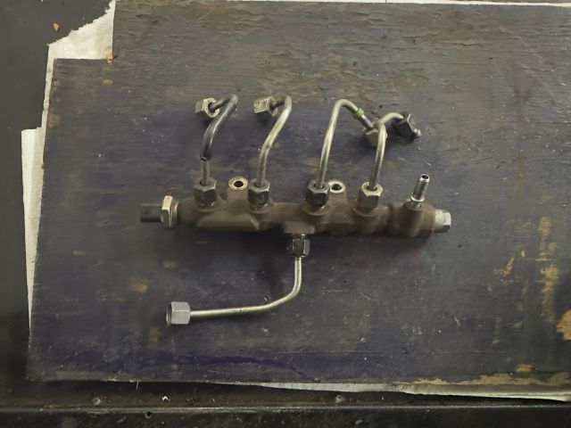 bontott TOYOTA PROACE CITY VERSO Közösnyomócső