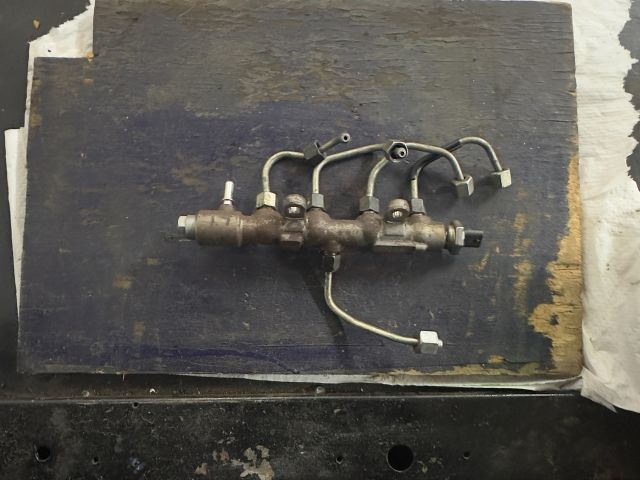 bontott TOYOTA PROACE CITY VERSO Közösnyomócső