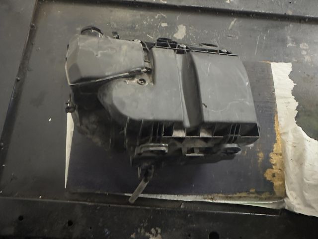 bontott TOYOTA PROACE CITY VERSO Légszűrő Ház