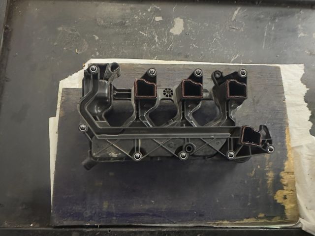 bontott TOYOTA PROACE CITY VERSO Szelepfedél