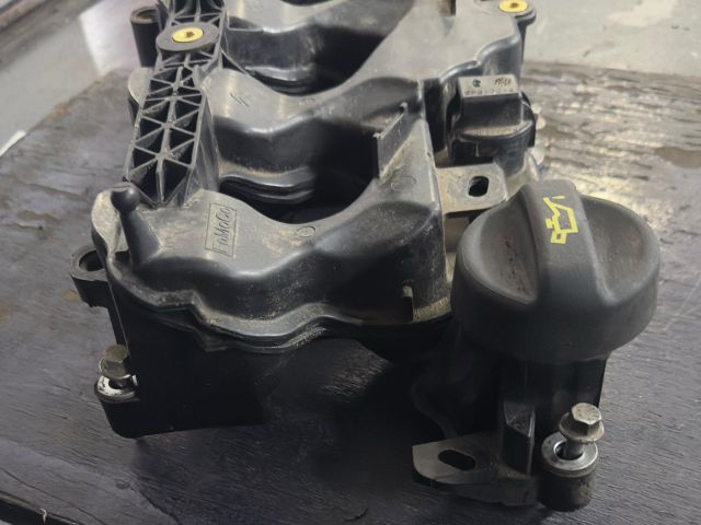 bontott TOYOTA PROACE CITY VERSO Szelepfedél