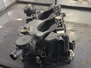 bontott TOYOTA PROACE CITY VERSO Szelepfedél