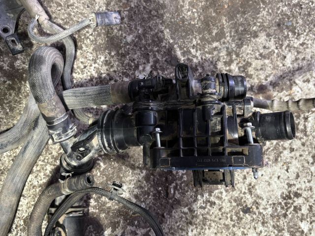 bontott TOYOTA PROACE CITY VERSO Termosztátház Csővel