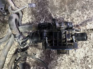 bontott TOYOTA PROACE CITY VERSO Termosztátház Csővel