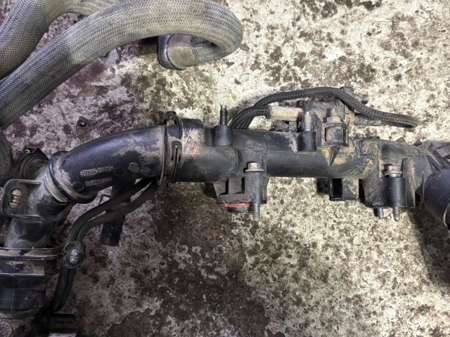 bontott TOYOTA PROACE CITY VERSO Termosztátház Csővel