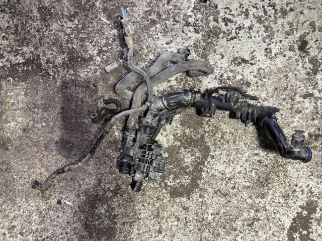 bontott TOYOTA PROACE CITY VERSO Termosztátház Csővel