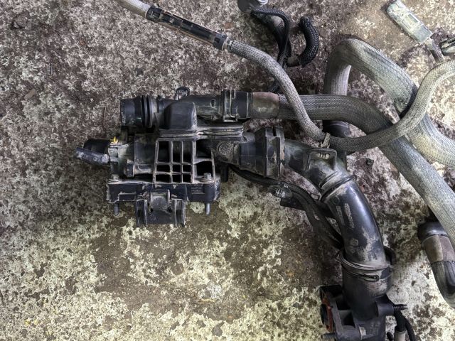 bontott TOYOTA PROACE CITY VERSO Termosztátház Csővel