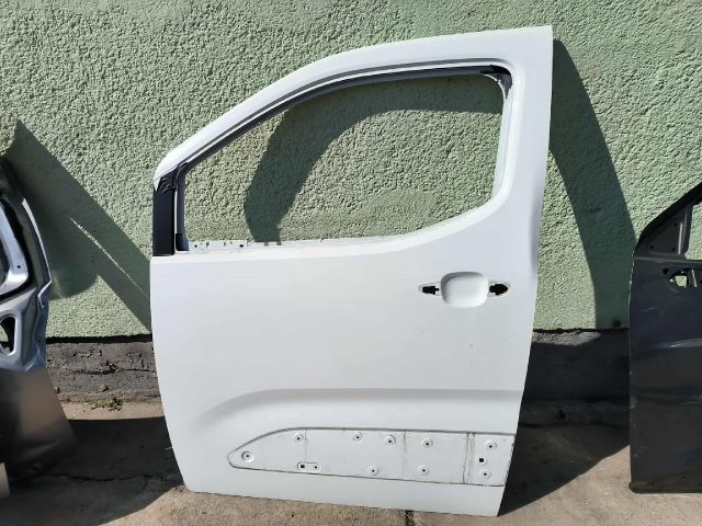 bontott TOYOTA PROACE CITY VERSO Bal első Ajtó (Üres lemez)