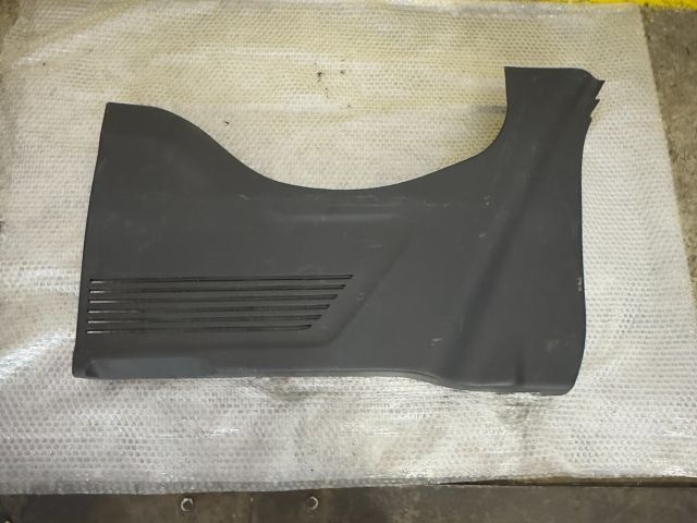 bontott TOYOTA PROACE CITY VERSO Bal hátsó Csomagtér Burkolat (Műanyag)