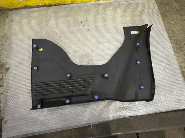 bontott TOYOTA PROACE CITY VERSO Jobb hátsó Csomagtér Burkolat (Műanyag)