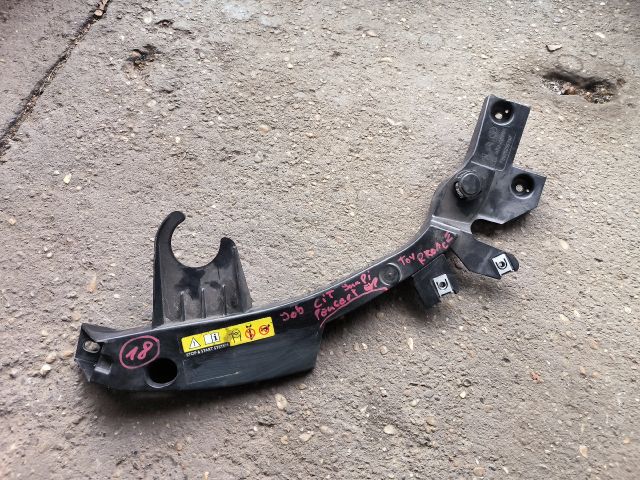 bontott TOYOTA PROACE Jobb Fényszóró Tartó