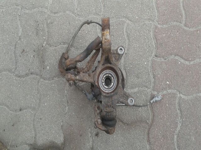 bontott TOYOTA RAV 4 Bal első Csonkállvány Kerékaggyal