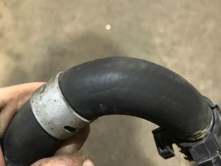 bontott TOYOTA RAV 4 Vízhűtő Cső Alsó