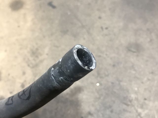 bontott TOYOTA RAV 4 Vízhűtő Cső Alsó