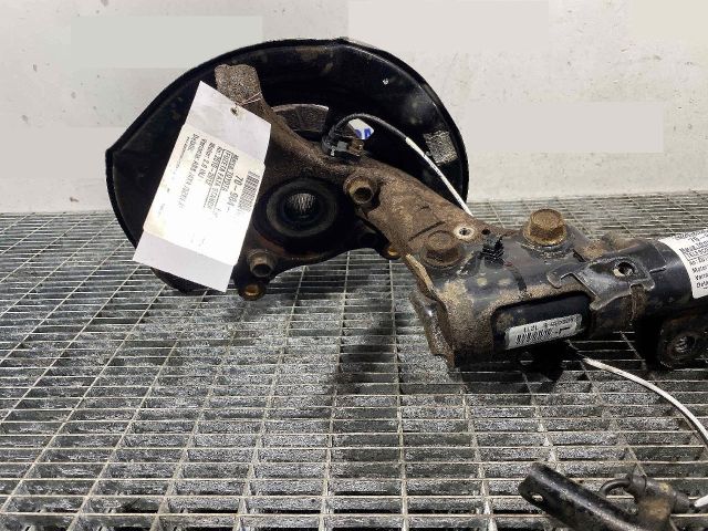 bontott TOYOTA RAV 4 Bal első Csonkállvány