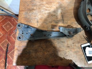 bontott TOYOTA RAV 4 Bal hátsó Hosszlengőkar