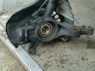 bontott TOYOTA RAV 4 Bal első Csonkállvány Kerékaggyal