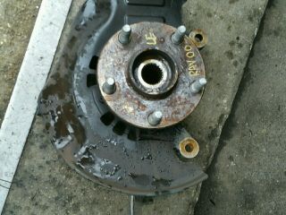 bontott TOYOTA RAV 4 Bal első Csonkállvány Kerékaggyal