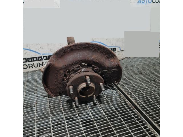 bontott TOYOTA RAV 4 Bal első Csonkállvány