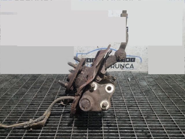 bontott TOYOTA RAV 4 Bal első Csonkállvány