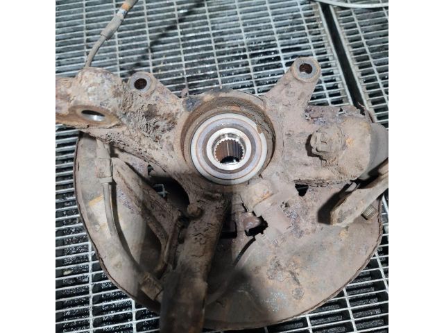 bontott TOYOTA RAV 4 Bal első Csonkállvány