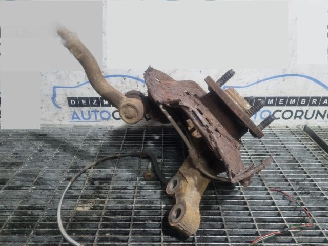 bontott TOYOTA RAV 4 Bal első Csonkállvány