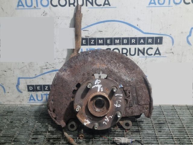 bontott TOYOTA RAV 4 Bal első Csonkállvány