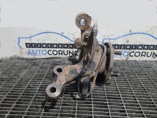 bontott TOYOTA RAV 4 Bal első Csonkállvány