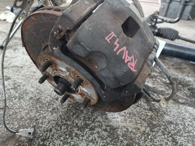 bontott TOYOTA RAV 4 Bal első Féknyereg Munkahengerrel