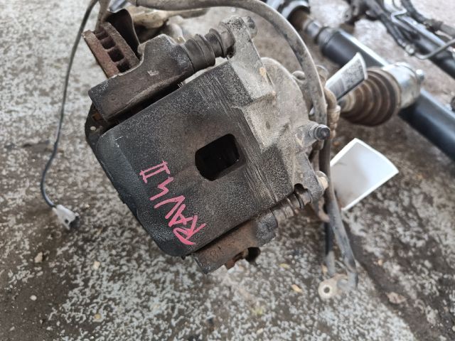 bontott TOYOTA RAV 4 Bal első Féknyereg Munkahengerrel