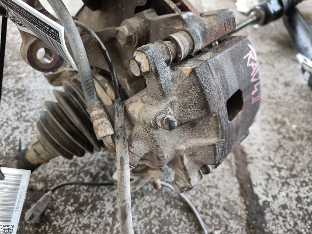 bontott TOYOTA RAV 4 Bal első Féknyereg Munkahengerrel